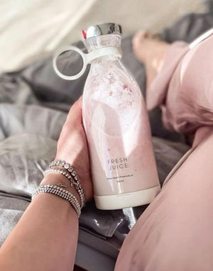 NoorAura™Portable mini juicer blender.